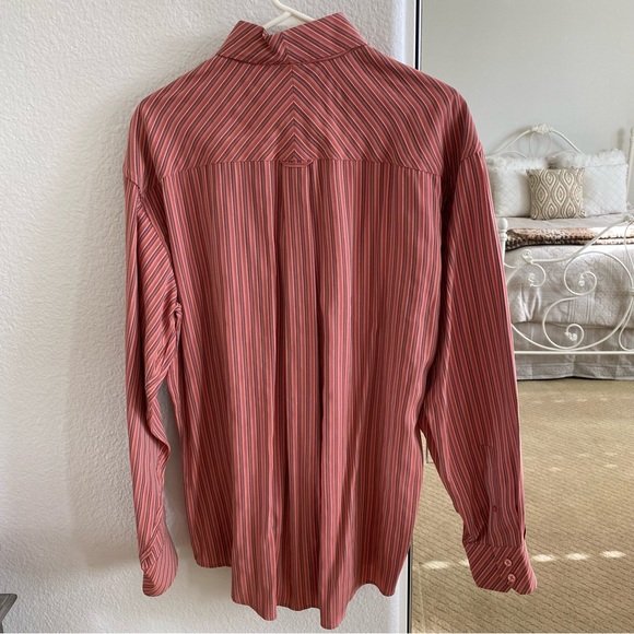 Like New Men's Salmon Red Bugatchi Button Down Dress Shirt Size Large - Picture 5 of 10
